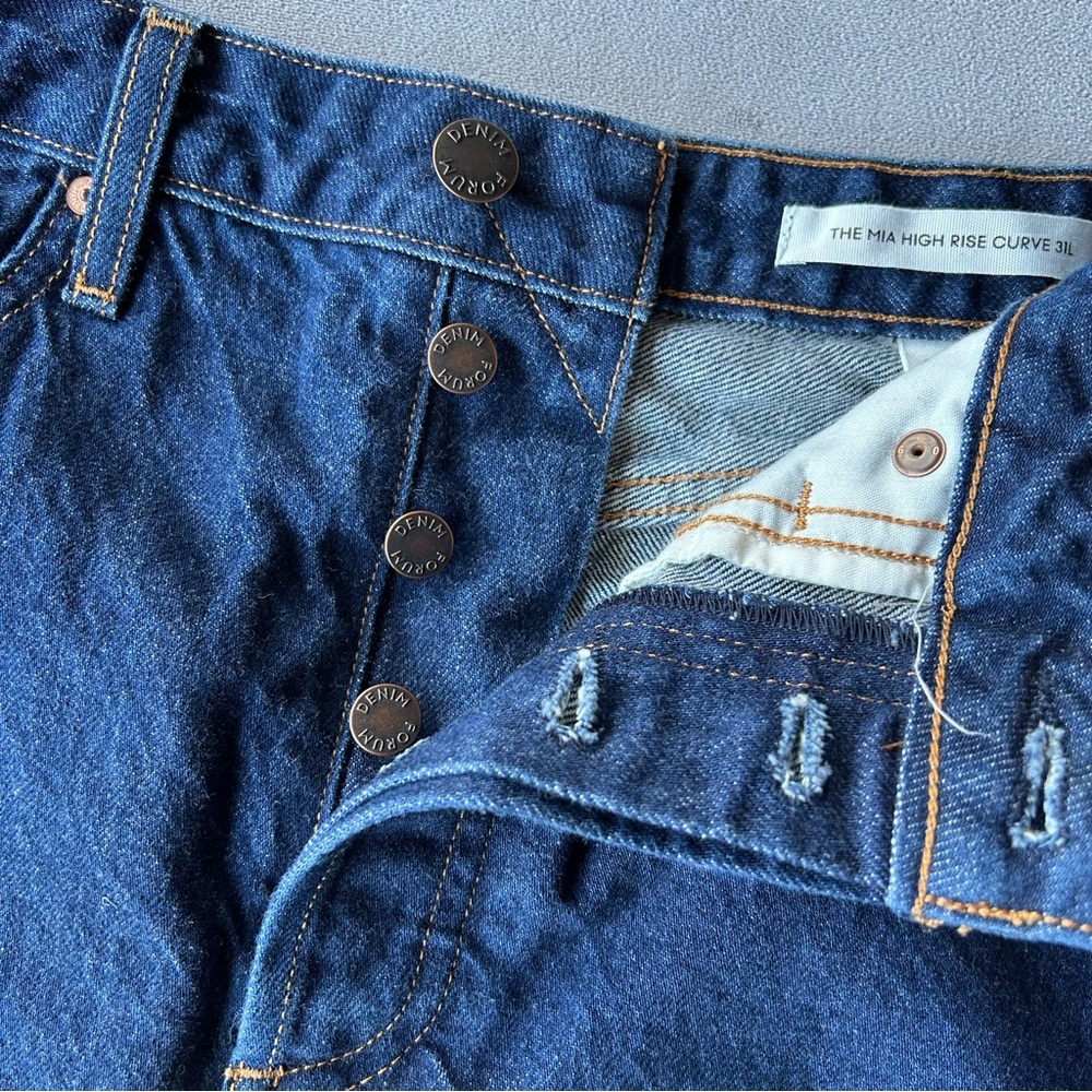 Aritzia Denim Forum ~ Mia High Rise
Curve 31L ~ Women’s 26 - Picture 5 of 17